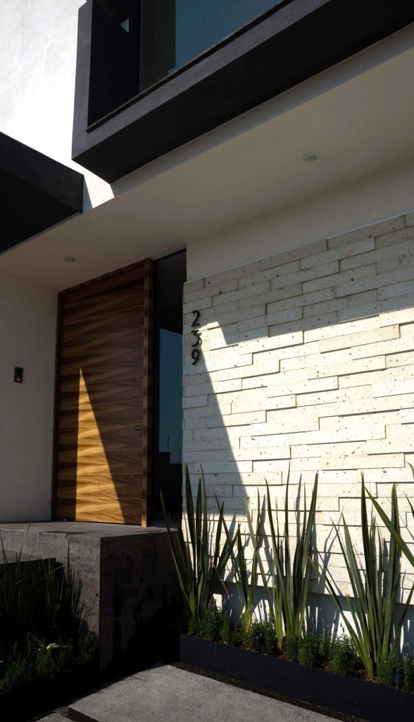 CasaAltozano_2_fachada-1102x1920