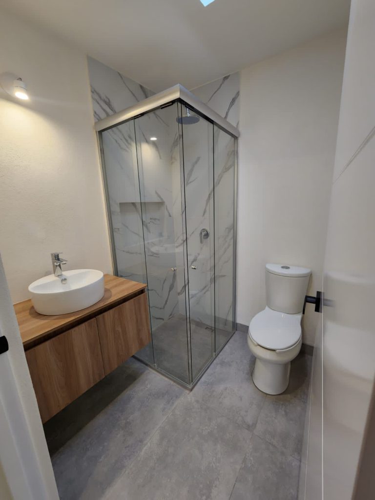 qalb-canadas-house-M15-30-012