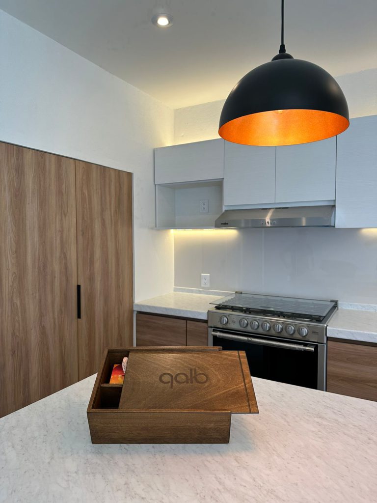 qalb-canadas-house-M15-30-015