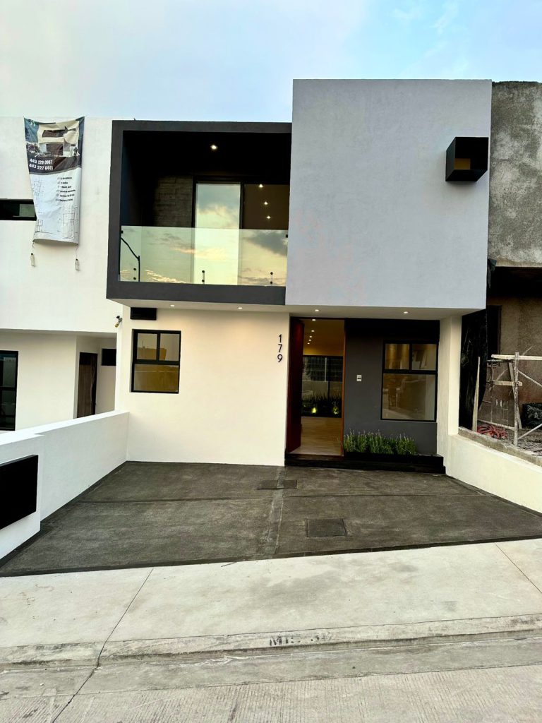 qalb-canadas-house-M15-30-1