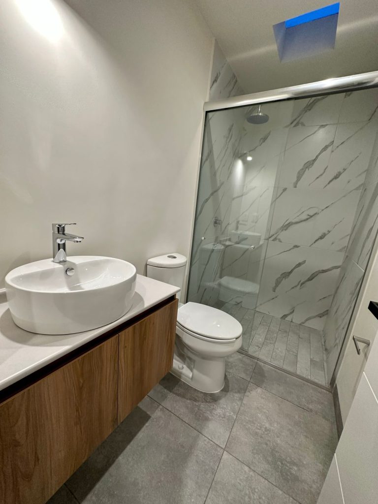 qalb-canadas-house-M15-31-4-1